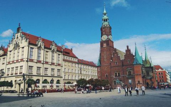 Суд у Вроцлаві відправив під варту підозрюваних у нападі на молоду українську пару