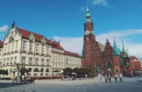 Суд у Вроцлаві відправив під варту підозрюваних у нападі на молоду українську пару