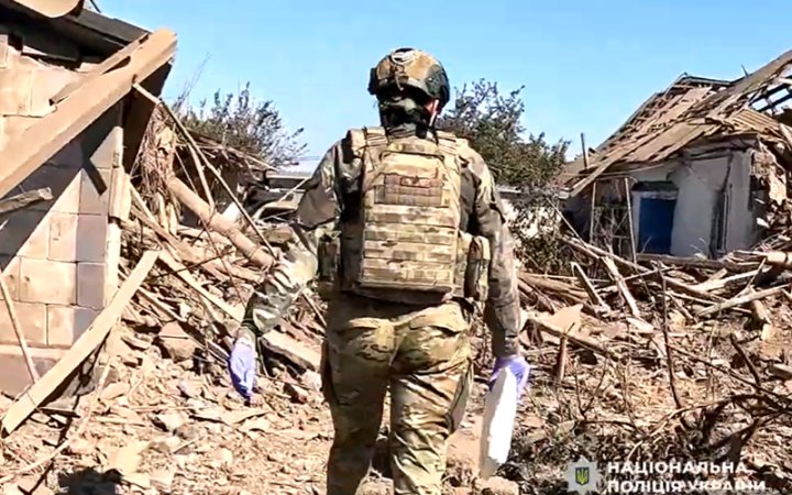 Поліцейські "Білого янгола" евакуювали з прифронтової Синельниківщини пораненого та загиблих 