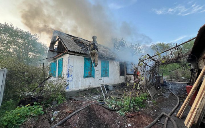 Головне за ніч та ранок неділі, 21 квітня: понад 100 ворожих атак, удари по Українську та Нікопольщині