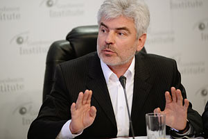 Входить в "полузону полусвободной полуторговли" СНГ нет смысла, - депутат Матчук