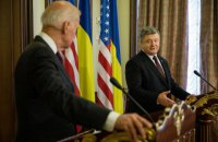 Санкции должны заставить Россию уважать международное право, - Порошенко