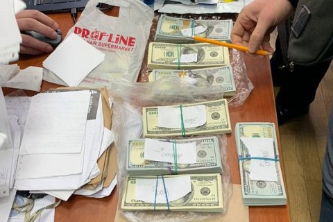 Сотрудника Офиса генпрокурора разоблачили на подстрекательстве к взятке и мошенничестве