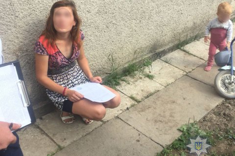 В Хмельницком на 4 года посадили женщину, которая пыталась продать своих детей 