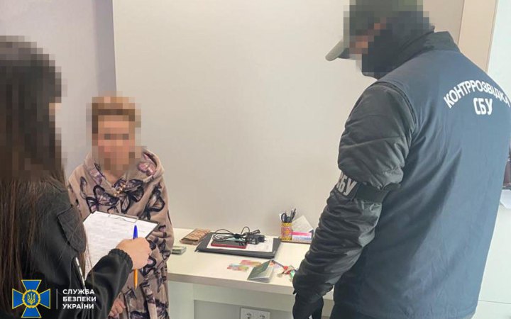 СБУ викрила консулку, яка відкривала візи до України нелегалам з південної Азії для виїзду до ЄС