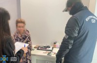 СБУ викрила консулку, яка відкривала візи до України нелегалам з південної Азії для виїзду до ЄС
