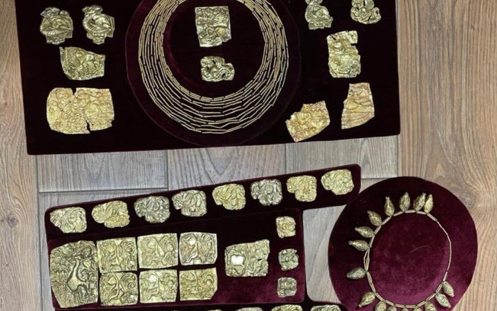 СБУ запобігла вивезенню з України елітного автопарку, зброї і антикваріату, які належать президенту Мотор Січ