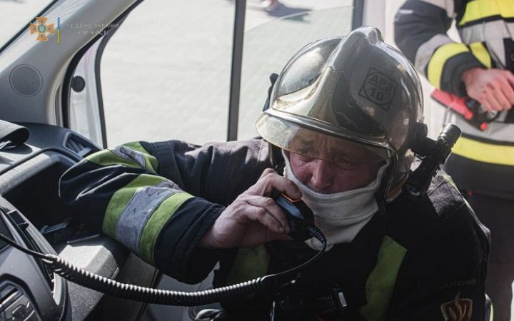 Рятувальникам вдалося погасити пожежі, що спалахнули на Луганщині внаслідок російських обстрілів