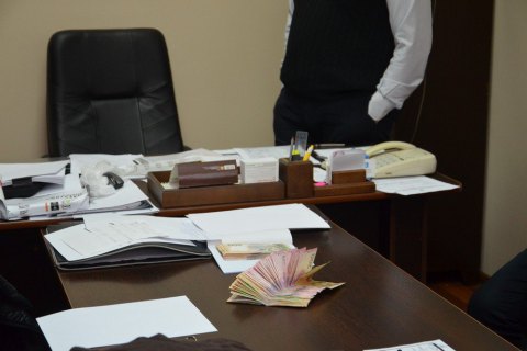 ​В Ивано-Франковске руководитель бюро судмедэкспертизы вымогал "откаты" с премий подчиненных
