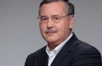 Гриценко не нужно 8 Марта, чтобы дарить цветы