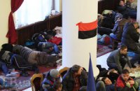 ​Исполнительная служба завтра огласит митингующим решение суда о запрете блокирования Кабмина и КГГА