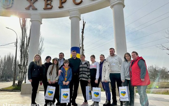 На Херсонщину повернули семеро викрадених окупантами дітей