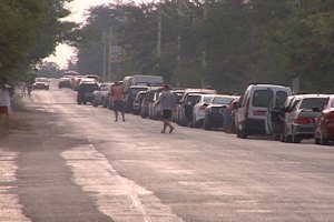 На въезде в Крым со стороны Украины образовалась многочасовая очередь