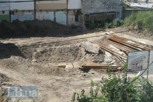 В Десятинном переулке уничтожают остатки княжеского дворца