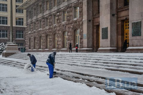 Власти Киева начали выписывать штрафы за несвоевременную уборку снега 