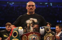 Усик похвалився отриманими чемпіонськими поясами