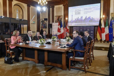 "Большая семерка" готова ужесточить санкции против России