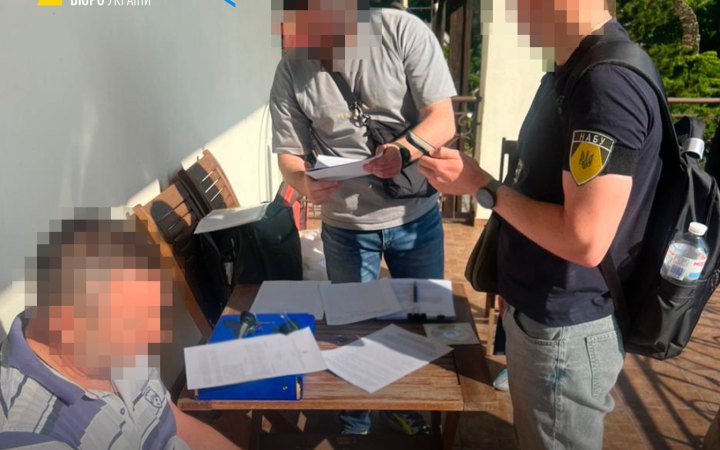 НАБУ і САП викрили масштабну схему розкрадання на закупівлі медобладнання для Інституту раку