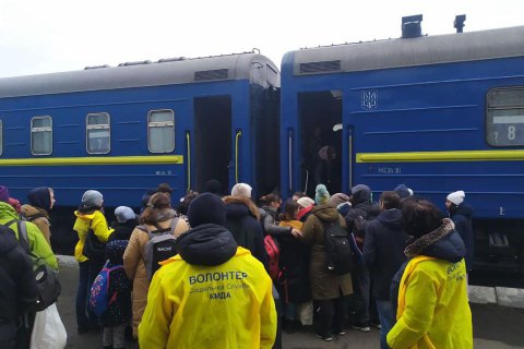 З Києва евакуювали тисячу людей: дітей-сиріт, дітей і дорослих з інвалідністю, - Кличко