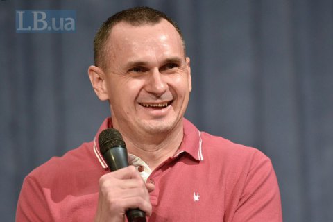 Олег Сенцов став на облік у військкоматі