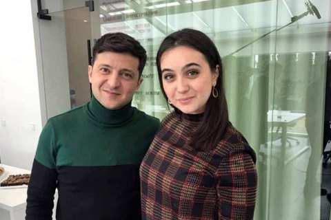 Редакция "Схем" отреагировала на обвинения Зеленского в том, что их журналист "набрасывался" на Мендель