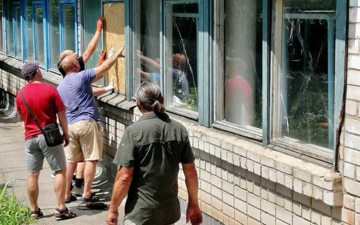 У Запоріжжі в результаті російської атаки пошкоджено 16 багатоповерховівок, два навчальні заклади та лікарня