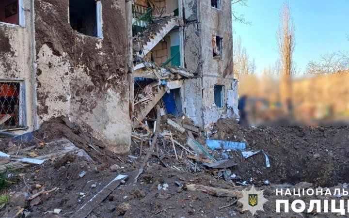 На Херсонщині від обстрілів загинула жінка. Семирічна дитина і чоловік поранені