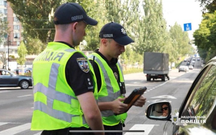 У Києві поліція вилучила BMW і Range Rover у водіїв, які  влаштовували "перегони" та дрифт у центрі міста