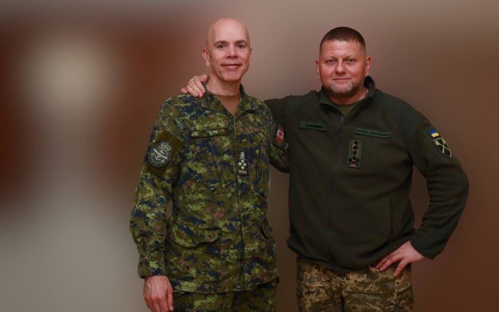 Залужний і начальник Штабу оборони ЗС Канади обговорили постачання озброєння та боєприпасів
