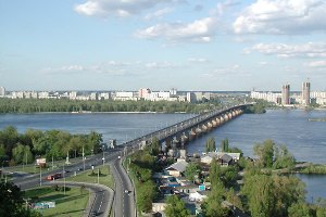 Движение через киевский мост Патона ограничили до мая 