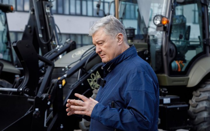 Вісім екскаваторів відправляються в одну з інженерних бригад, - Порошенко