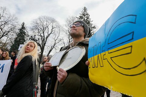 Томбинский осудил нападение на участников ЛГБТ-фестиваля во Львове