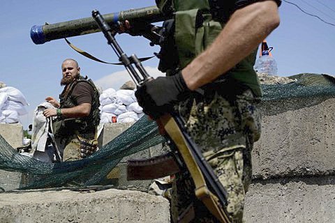 За сутки боевики 71 раз обстреляли позиции сил АТО