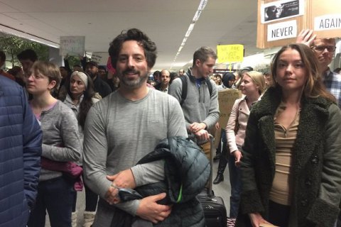 Основатель Google пришел на митинг против указа Трампа