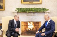 Конгрес США повинен надати фінансову допомогу Україні, – Шольц під час зустрічі з Байденом