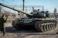 Під Луганськом йде бій: бойовики підтягують танки