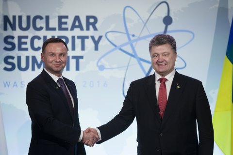 Порошенко запропонував Дуді ввести проти РФ санкції за "списком Савченко-Сенцов"