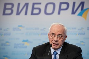 Азарову понравилась подготовка комунальщиков к снегопадам