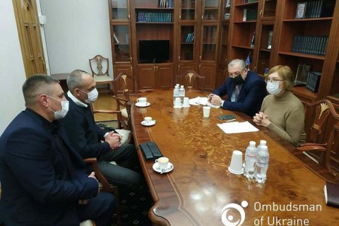 Денисова встретилась с освобожденными из плена в Ираке украинцами