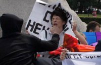 Националисты ловят участников гей-парада у станций киевского метро