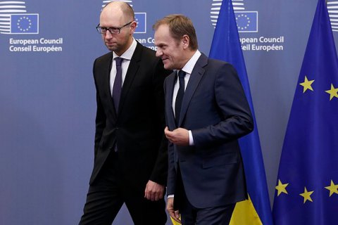 Яценюк поговорит завтра с Туском о ситуации в Азовском море