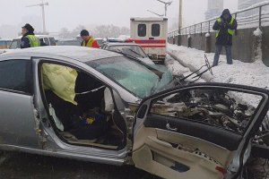 Двое нацгвардейцев получили ранения в ДТП на Броварском проспекте в Киеве