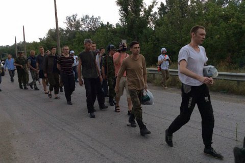 В плену боевиков остается 156 украинцев