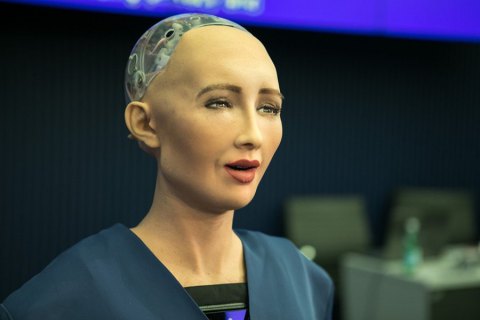 Робота Софію запустять у масове виробництво, щоб допомогти людям під час пандемії