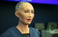 Робота Софію запустять у масове виробництво, щоб допомогти людям під час пандемії