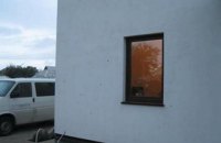 В селе под Киевом бизнесмену бросили во двор гранату