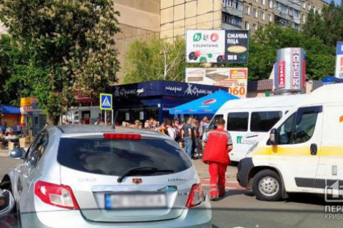 В Кривом Роге маршрутка после ДТП вылетела на тротуар