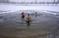 Спасатели посоветовали, как безопасно купаться в проруби