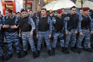 К Апелляционному суду "подогнали" силовиков 