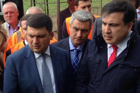Саакашвілі передав Гройсману одеський пакет реформ